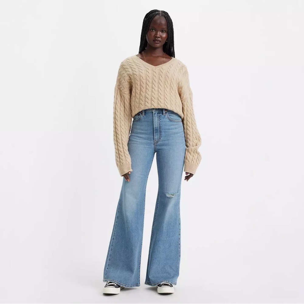 NWT Levi’s Ribcage Bell Women’s Jeans In Medium Wash